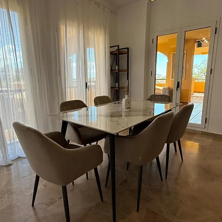Almendros 1 شقة