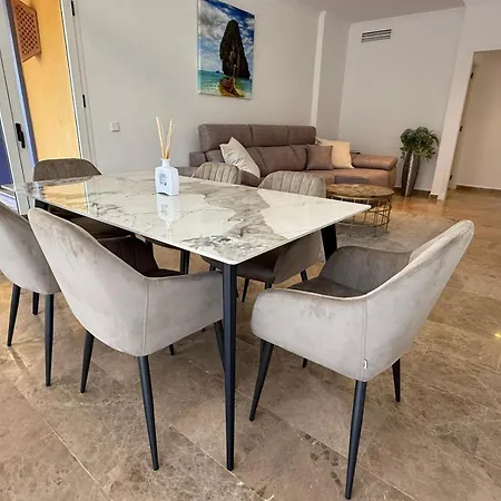 Almendros 1 * ماربيا